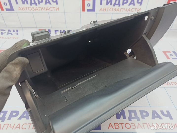 Бардачок Skoda Rapid (NH3) 6OU857264. Царапины