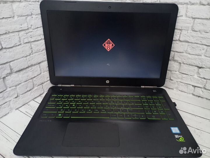 Ноутбук HP Pavilion 15-bc404ur (15.6