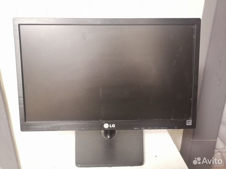 Монитор LG flatron e 1942