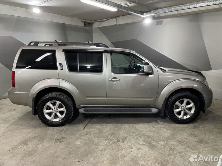 Nissan Pathfinder 2.5 AT, 2010, 290 000 км