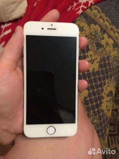 Телефон iPhone 6s