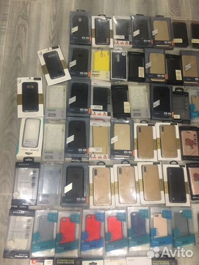 Чехлы на телефон разные