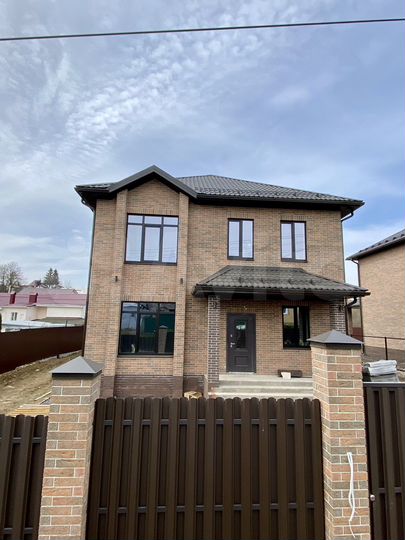 Дом 158 м² на участке 6 сот.