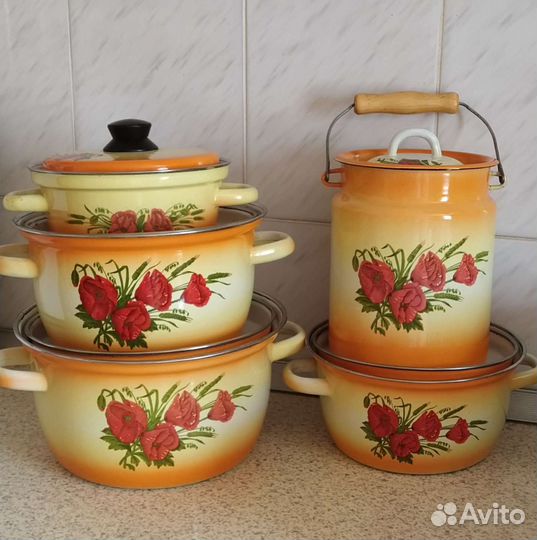 Набор кастрюль