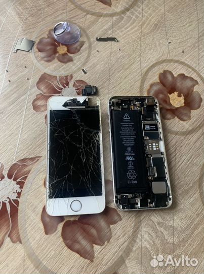 Ремонт Apple iPhone (замена аккумулятора и экрана)