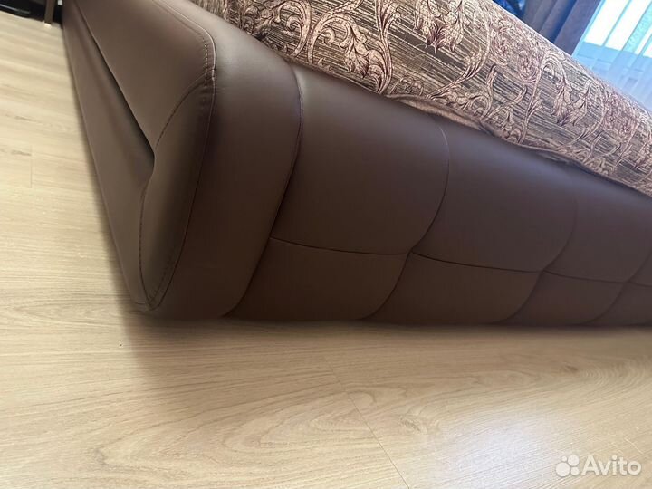 Кровать двухспальная бу 180 200 без матраса