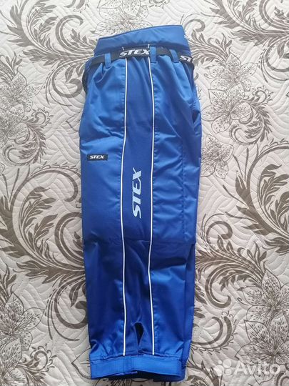 Бриджи игрока хоккея с мячом