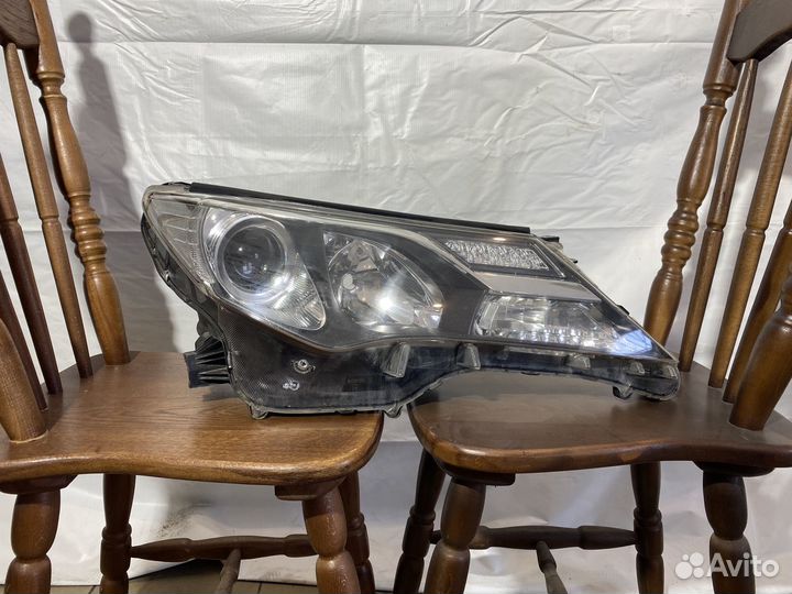 Фара правая Toyota Rav4 CA40 2012