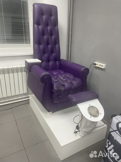 Педикюрное кресло с подиумом бу