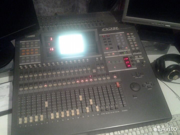 Yamaha 02R Digital Recording Console