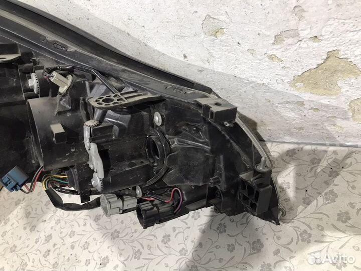 Фара левая ксенон Infiniti Y50