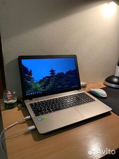 Ноутбук asus/ i5-7200/ 920mx/ 12 гб озу