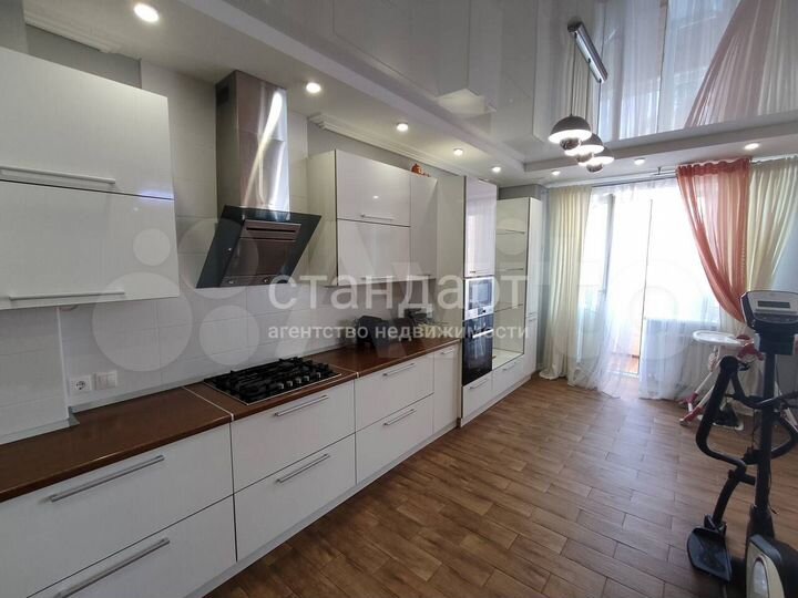 3-к. квартира, 106 м², 4/6 эт.