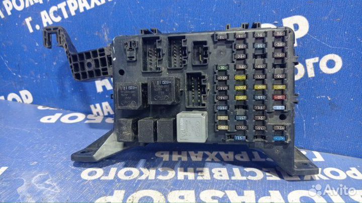 Блок предохранителей салона Ford Mondeo 3 лифтбэк