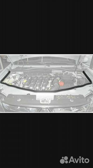 Уплотнитель капота Renault duster 2