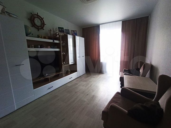 3-к. квартира, 95 м², 2/4 эт.