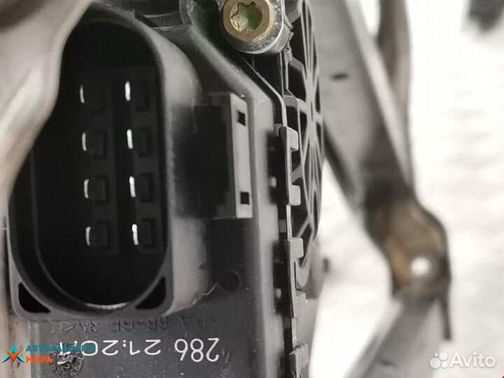 Стеклоподъемник электрический задний правый Audi