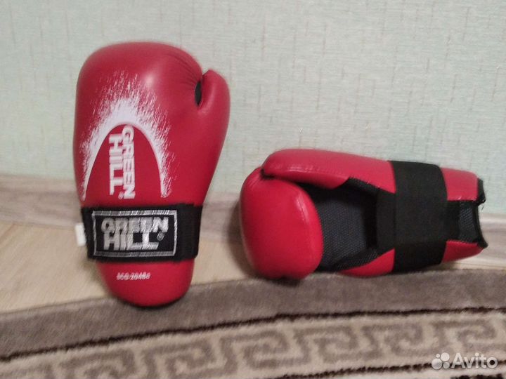 Боксерские перчатки