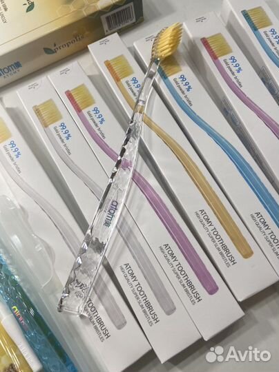 Зубная щетка Атоми