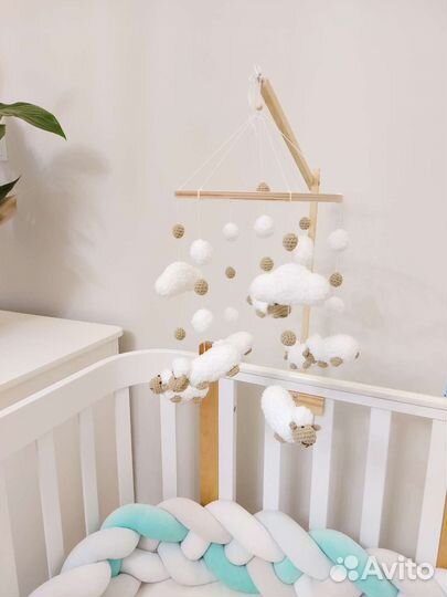 Мобиль на кроватку новый