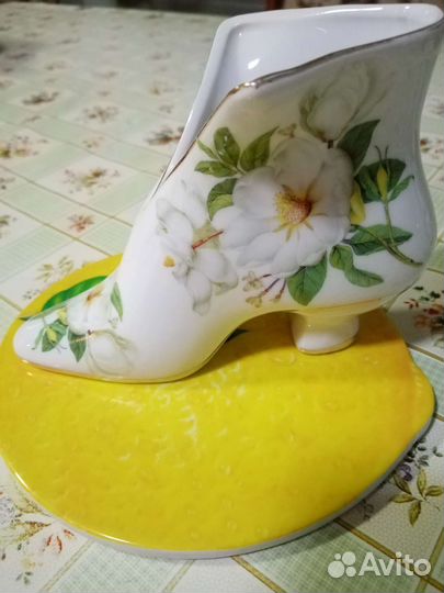 Фарфоровая туфелька