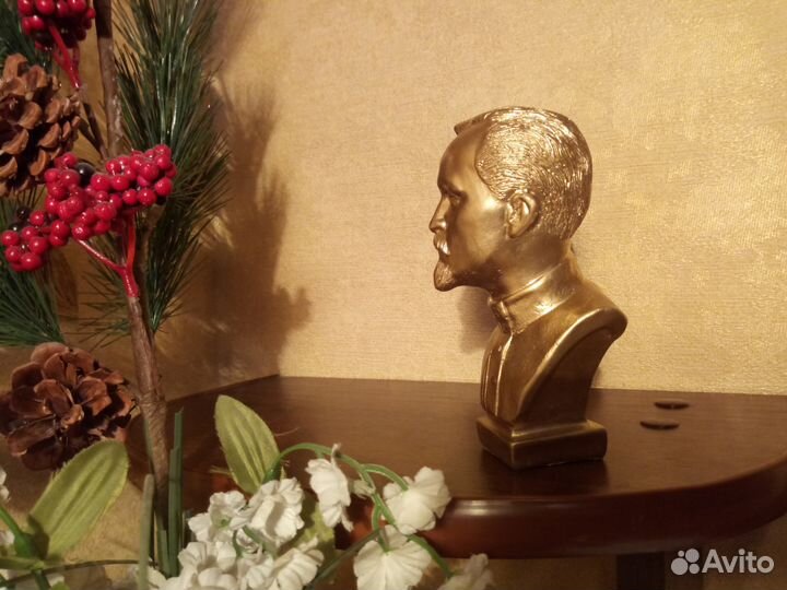 Бюст Дзержинский