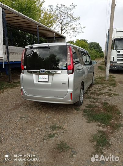 Toyota Noah 1.8 CVT, 2015, 120 500 км