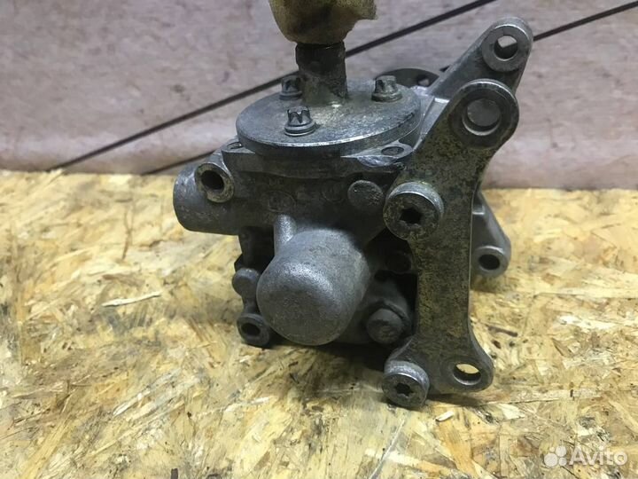 Насос гур Mercedes-benz 310D A6014660001