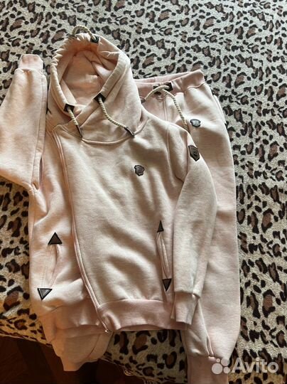 Спортивный костюм