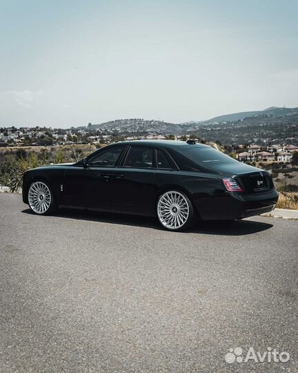 Диски кованые GT Forged R22 на Rolls Royce Wraith