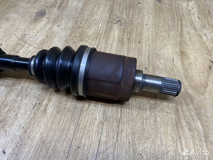 Привод передний правый Honda Civic 4D 05-12г 1.8