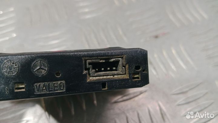 Б/У Индикатор парковки передний левый W220#005