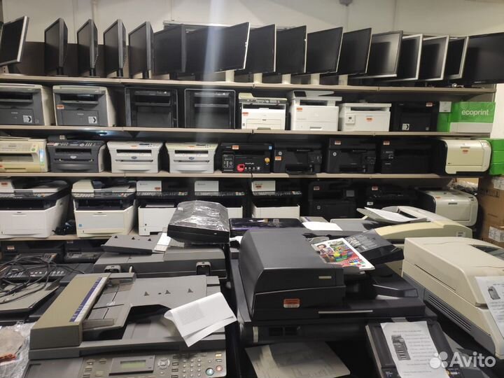 Цвет лазер принтер HP CP2025+ полные картриджи