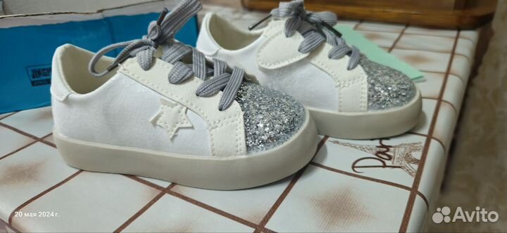 Кроссовки 26 27 на девочку