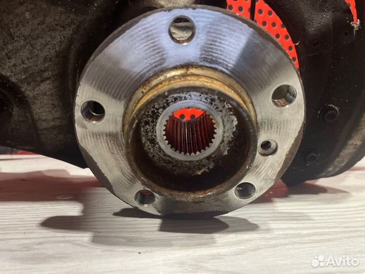 Кулак поворотный левый Bmw X6 F16 N57D30B 2018