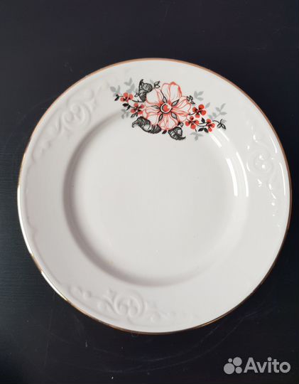 2 винтажные тарелочки с рельефом, СССР