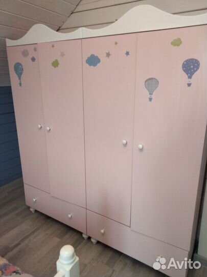 Продам детский шкаф для одежды