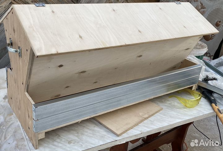 Бункерная кормушка