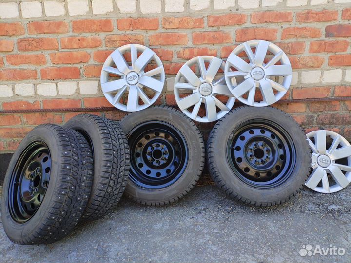 Зимние шипованные колеса r14 с дисками и колпаками