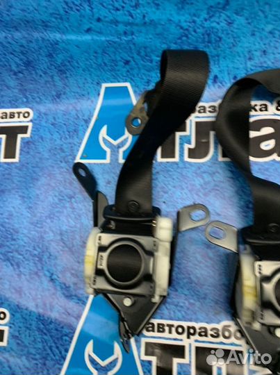 Ремень безопасности задний Mercedes Benz Clk W209