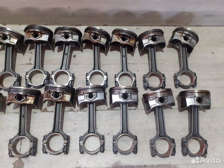 Поршень Cadillac Escalade 4