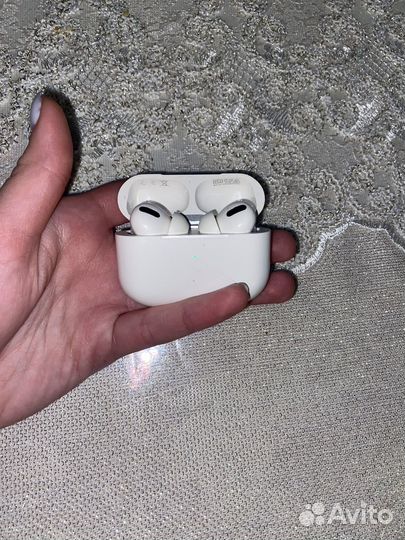 Наушники Apple AirPods Pro (1-го поколения, 2019)