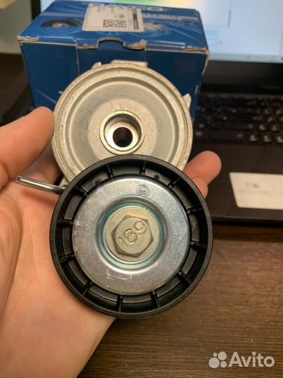 Натяжитель ремня генератора Land Rover Freelander