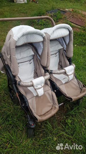 Коляска для двойняшек