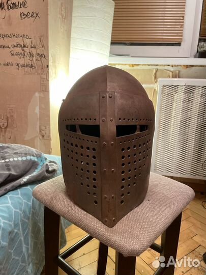 Рыцарский шлем 