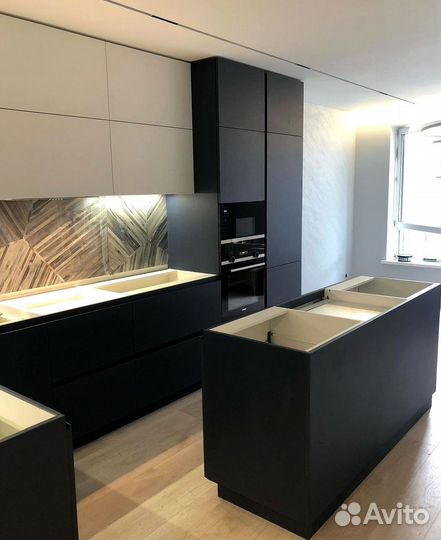 Кухни на заказ с современной фурнитурой