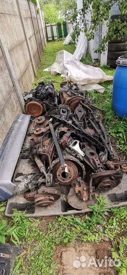 Запчасти на Мерседес 190d