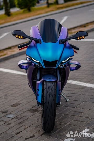 Yamaha R1