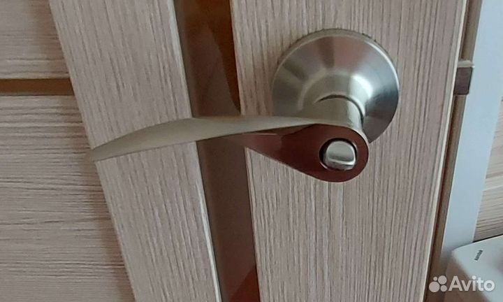 Двери межкомнатные с коробкой 600,петли дверные