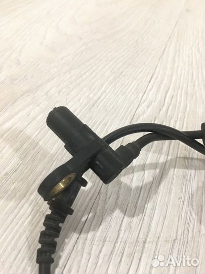 Датчик ABS передний левый Mercedes Benz S500L W220